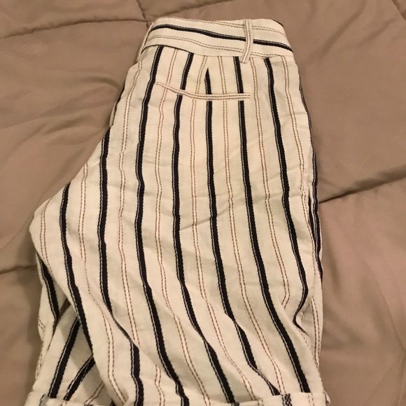 Shorts - Picture 3 of 3